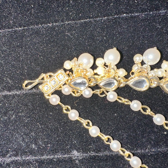 Bahubali Earrings (white) - Picture 4 of 4